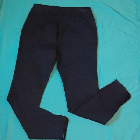 TAHARI  BLACK  PULL ON PANTS, FAUX LEATHER PIPING, SMALL PETITE - Picture 8 of 10